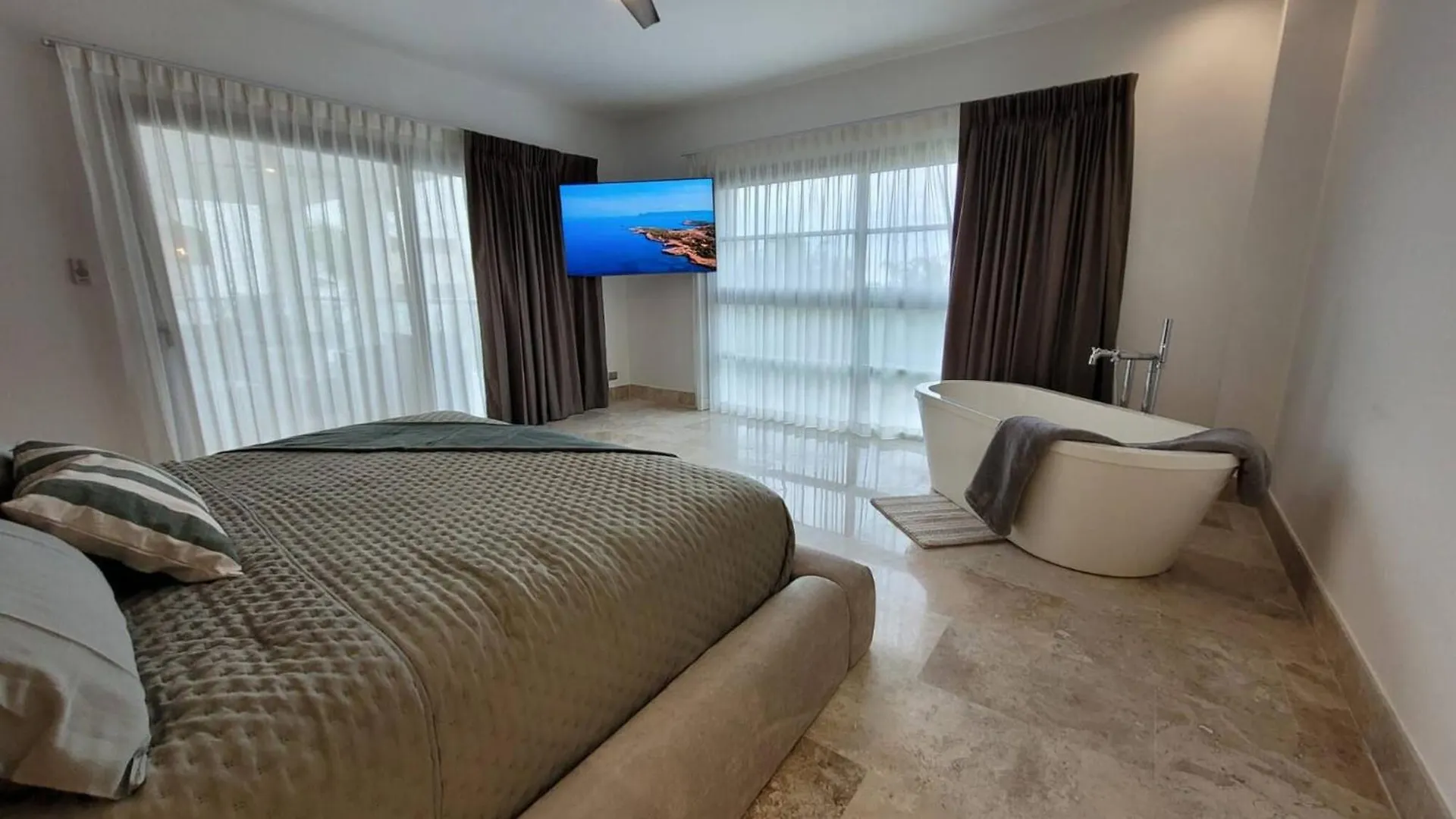 La Amada Luxury Beach Front Cancun Condo Mexico